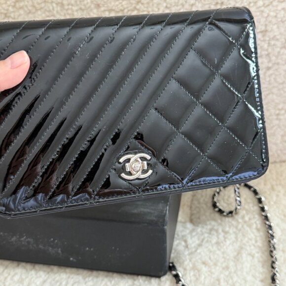 Authentic CHANEL Wallet on Chain WOC – Black Patent Leather - Picture 2 of 6